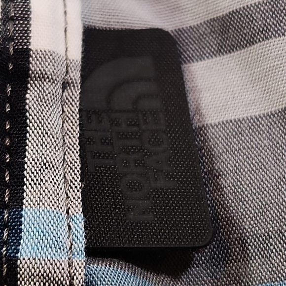 THE North Face Mens Shirt Size M Plaid Gray Blue Short Sleeve - Picture 4 of 8